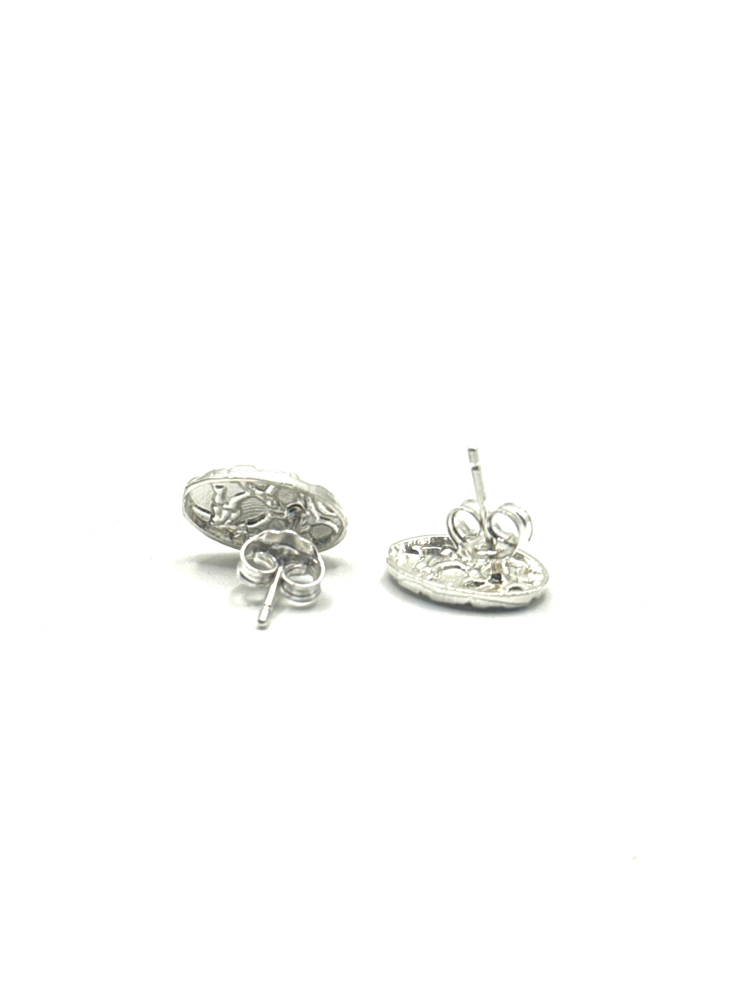 Oval nugget earrings