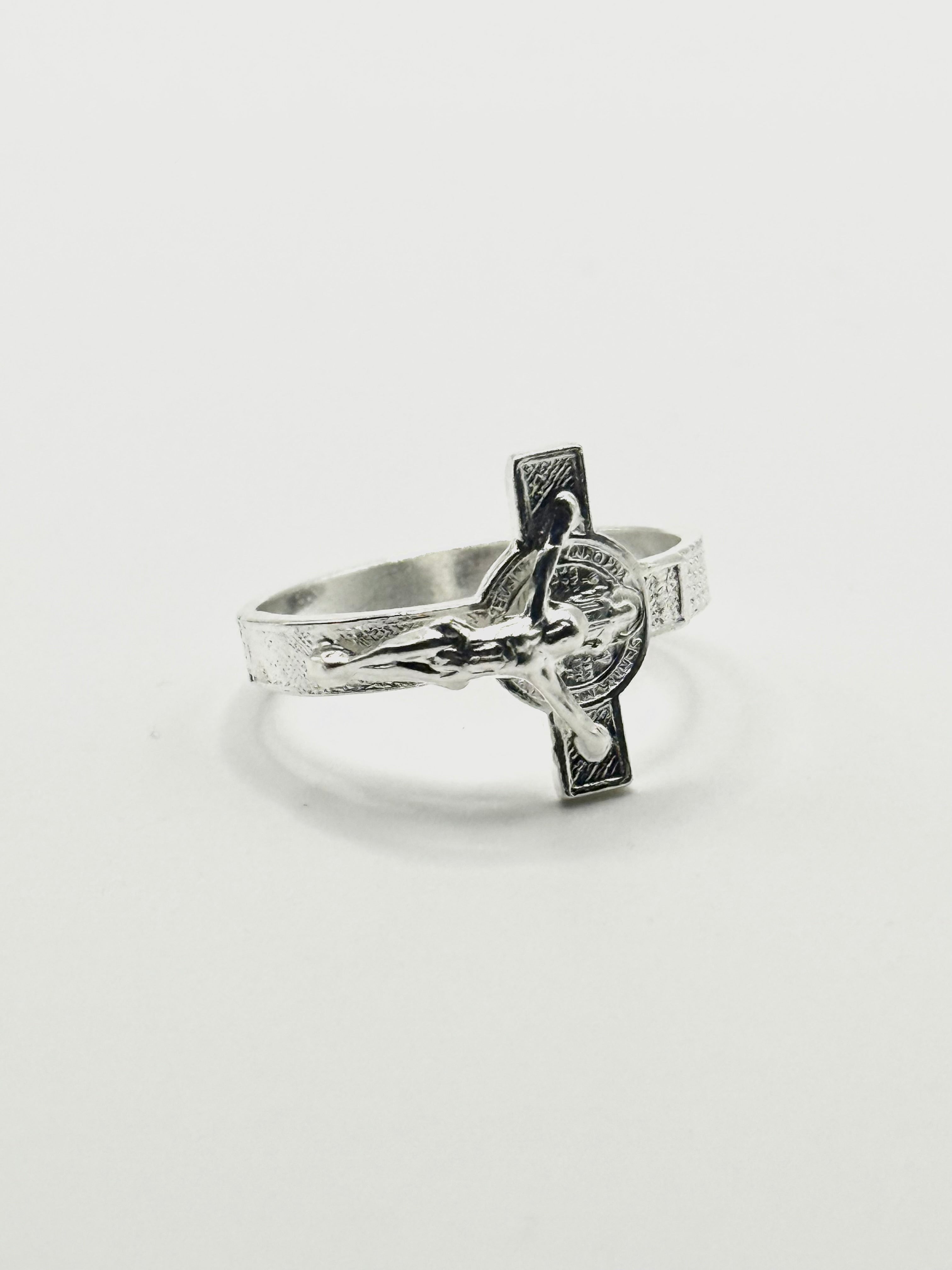 Cross ring