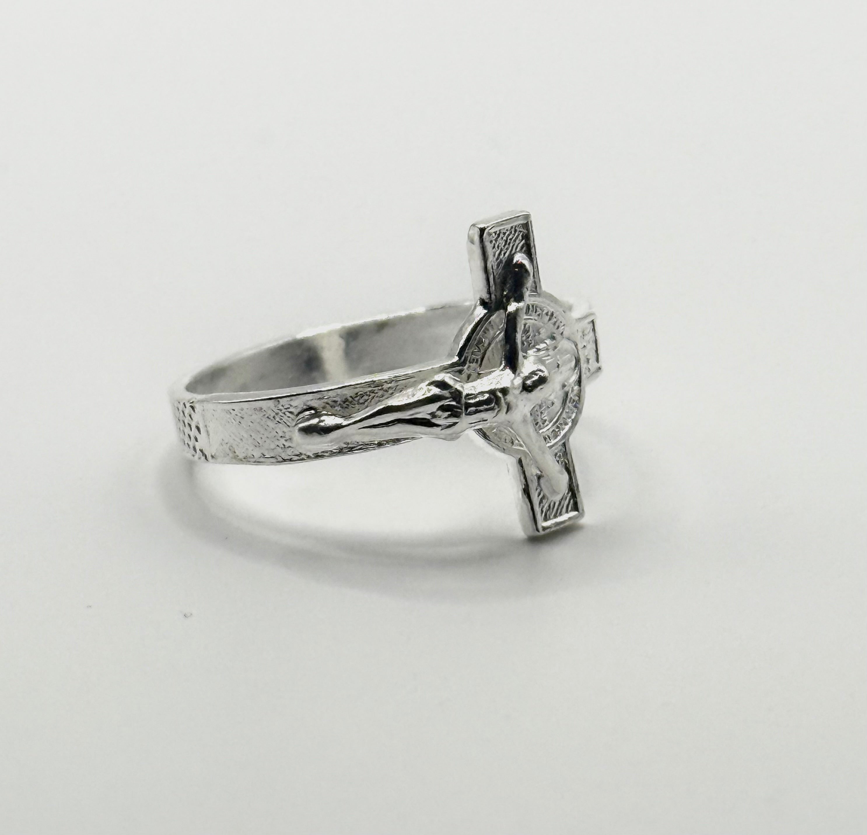 Cross ring
