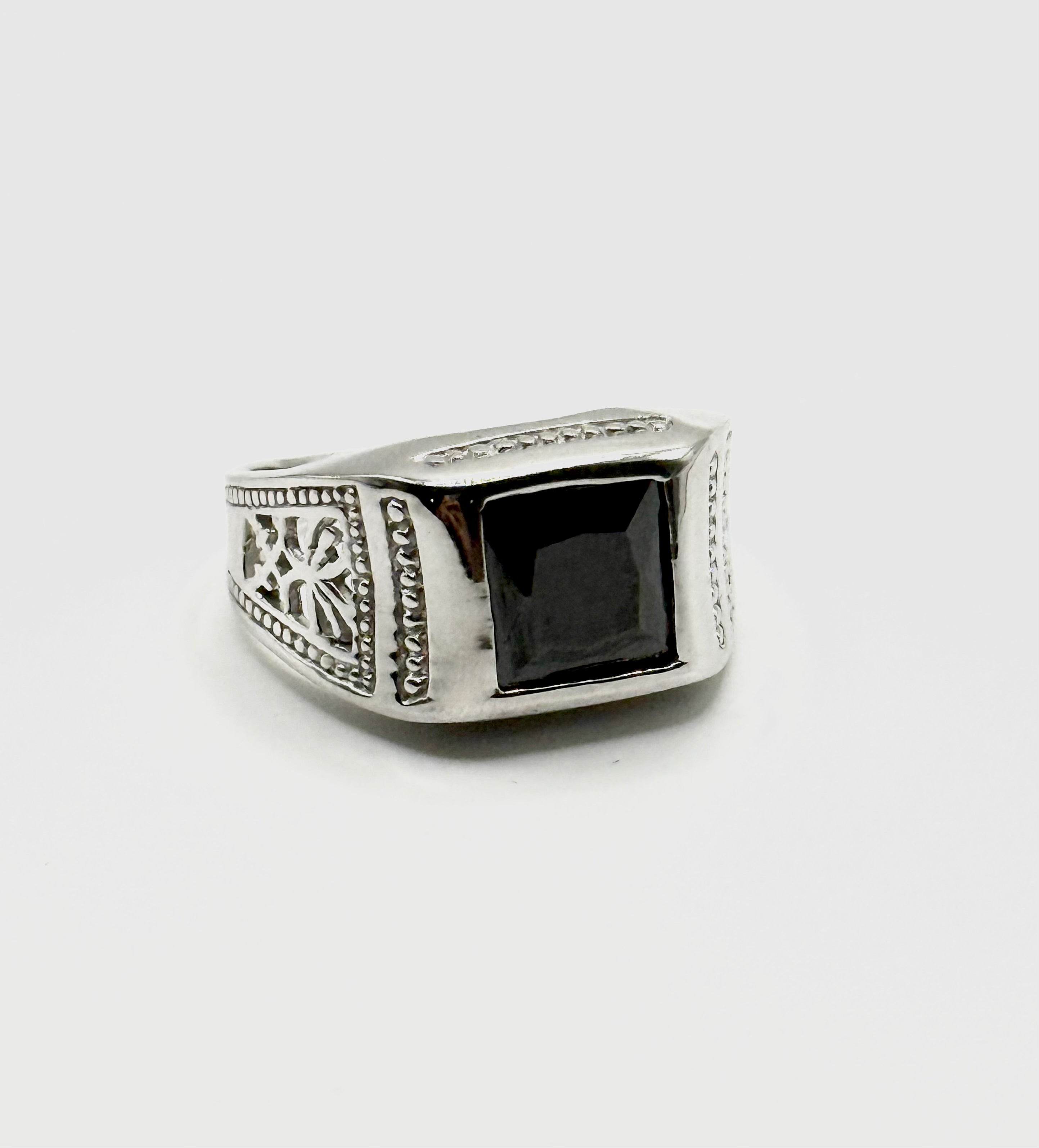 Mens stone ring