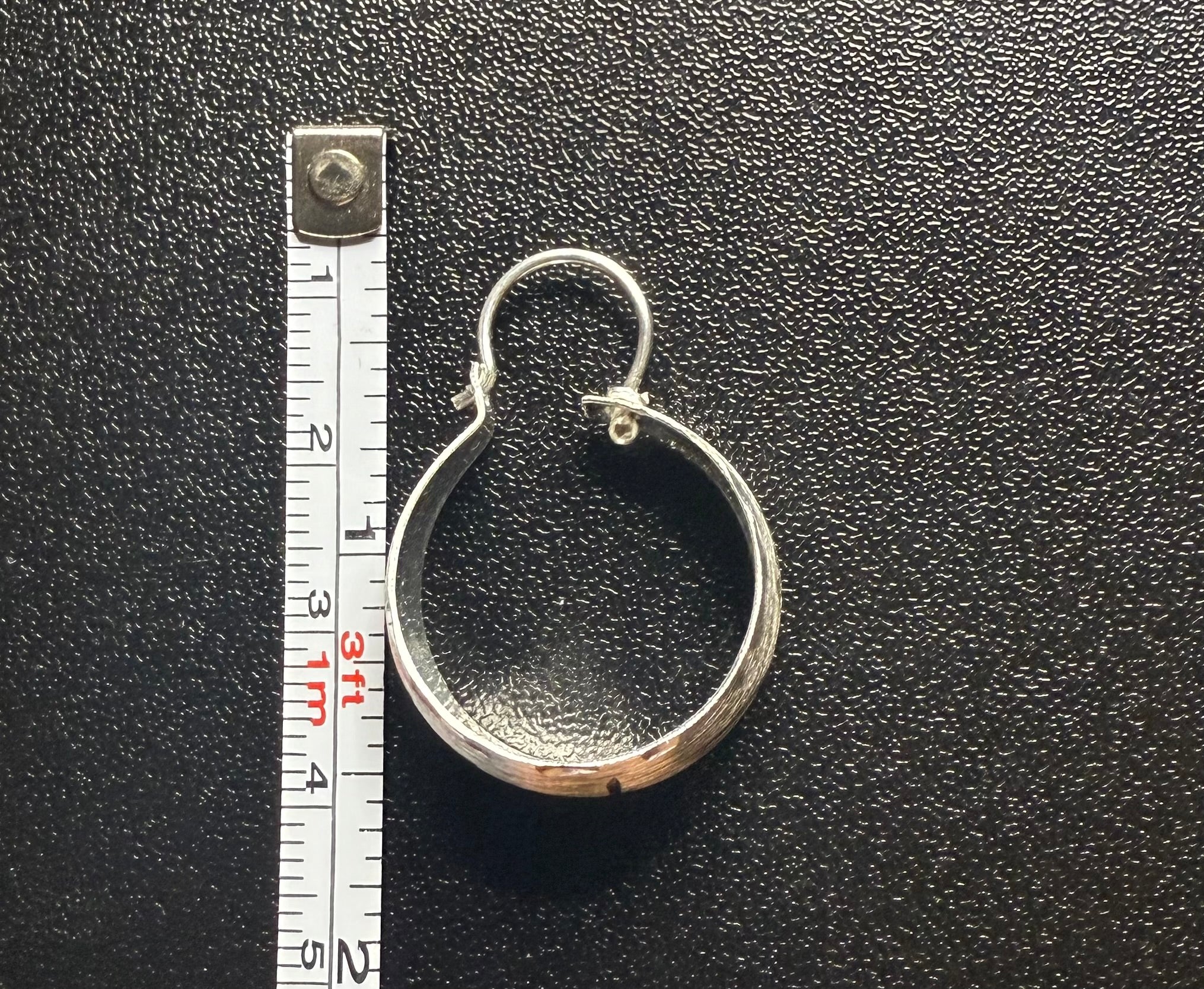 Woman’s hoop earrings smaller size