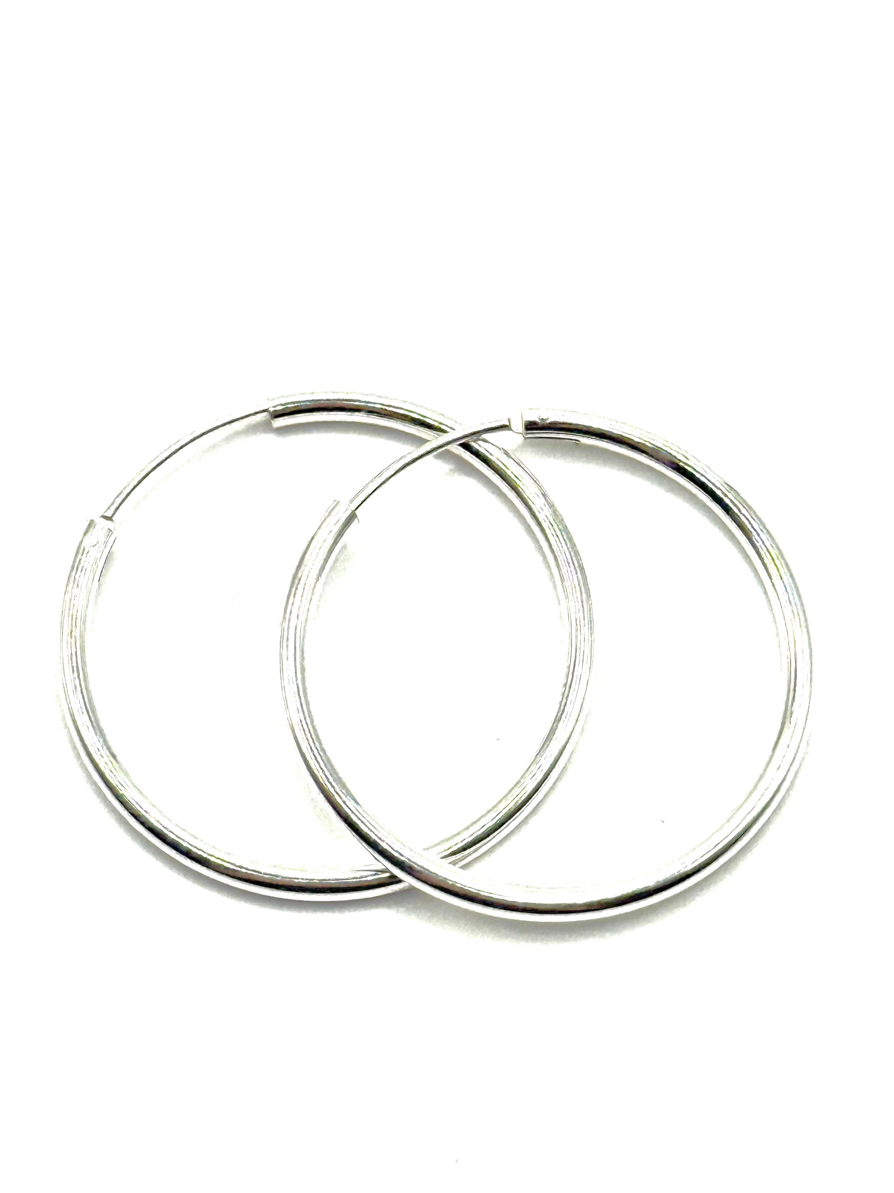 Woman’s plain earrings Silver
