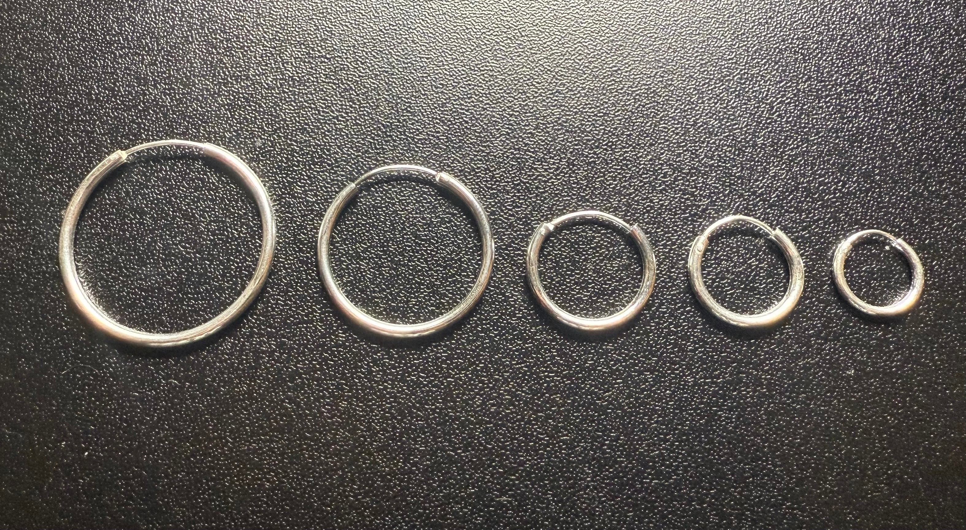 Woman’s plain earrings Silver