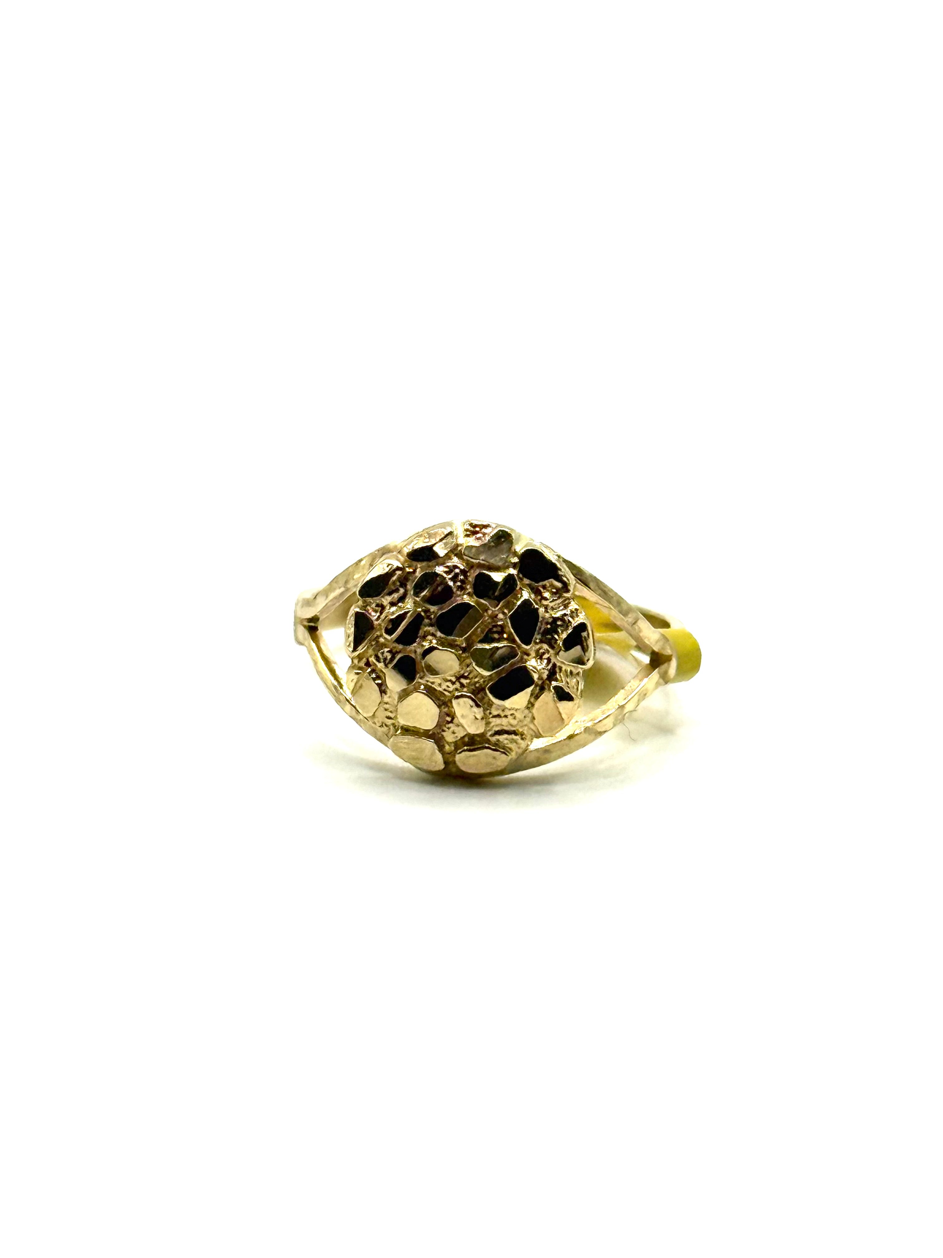 Gold oval nugget woman’s ring