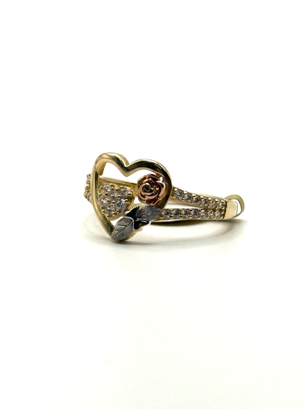 Woman’s heart ring